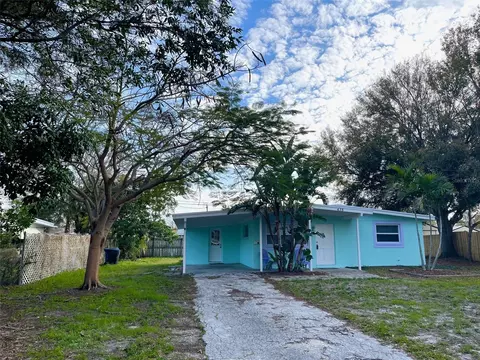 438 Davison Ave NE, Saint Petersburg, FL 33703