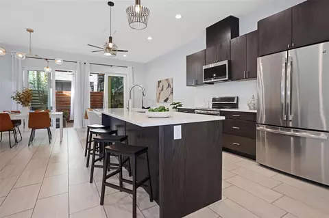 365 7th St S, Saint Petersburg, FL 33701