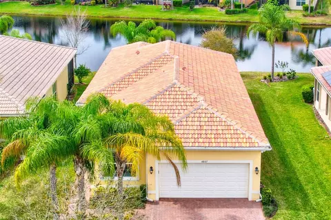 4807 Sandy Glen Way, Wimauma, FL 33598
