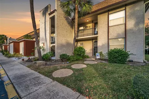 2750 E Bay Dr #7A, Largo, FL 33771