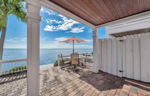 5130 Coquina Key Dr SE, Saint Petersburg, FL 33705