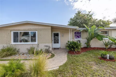 13497 W Rena Dr, Largo, FL 33771