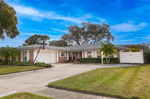 14589 Anchorage Cir, Seminole, FL 33776