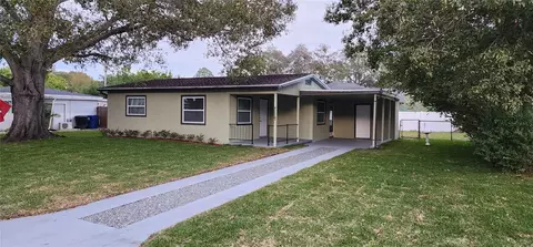 7117 Meadowlawn Dr N, Saint Petersburg, FL 33702