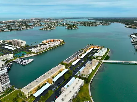 7420 Bay Island Dr S #371, South Pasadena, FL 33707