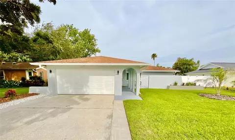 10388 118th St, Seminole, FL 33778