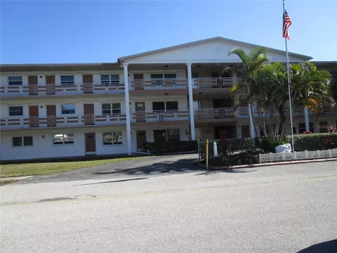 6015 19th St N #208, Saint Petersburg, FL 33714