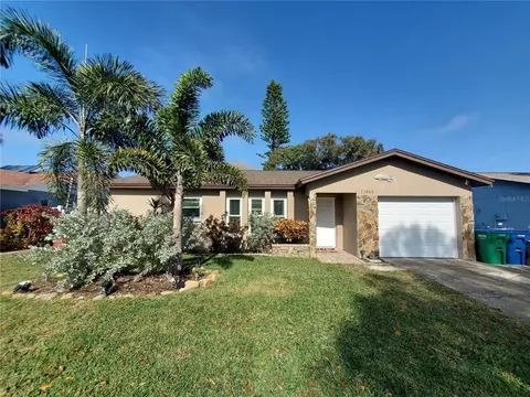 11865 109th Ct, Seminole, FL 33778