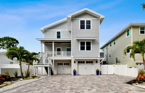 811 Michigan Ave, Palm Harbor, FL 34683
