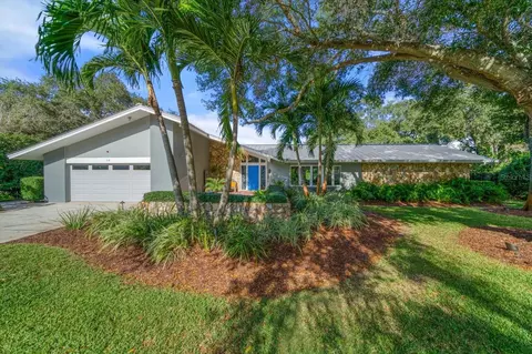 316 Eastleigh Dr, Belleair, FL 33756