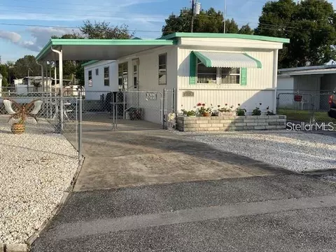 1904 Mary Ln, Holiday, FL 34690