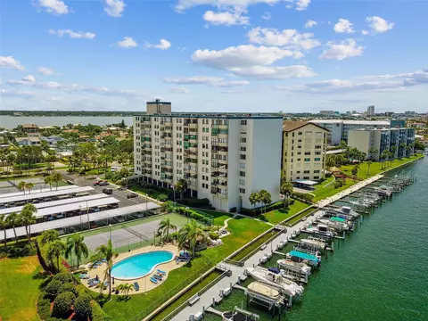 660 Island Way #305, Clearwater Beach, FL 33767