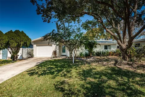 90 Avon Dr #L, Safety Harbor, FL 34695