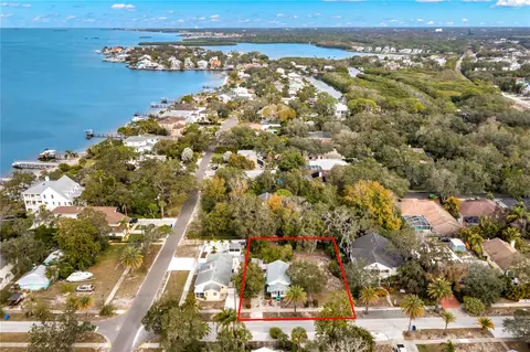 516 Ohio Ave, Crystal Beach, FL 34681
