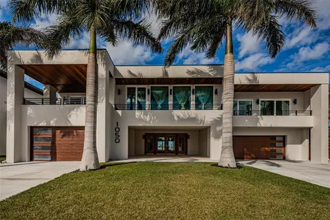 1050 Boca Ciega Isle Dr, Saint Pete Beach, FL 33706