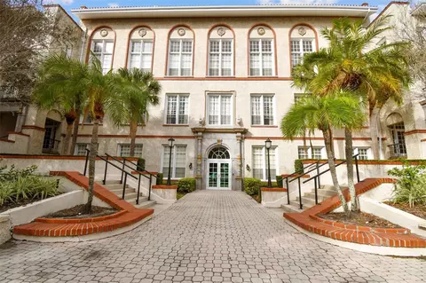 701 Mirror Lake Dr N #319, Saint Petersburg, FL 33701