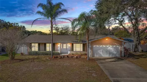 1090 Damrosch St, Largo, FL 33771