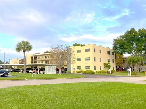 7951 58th Ave N #305, Saint Petersburg, FL 33709