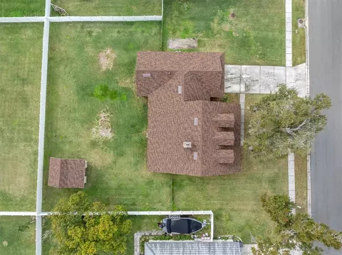 2703 Savannah Dr, Plant City, FL 33563