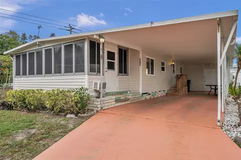 302 Brazil Ct, Bradenton, FL 34207