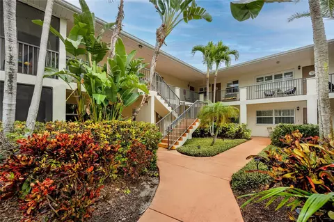 555 3rd St N #2, Saint Petersburg, FL 33701