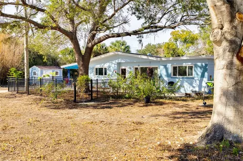 801 Sunset Dr, Tarpon Springs, FL 34689