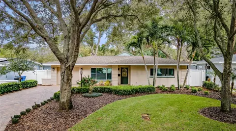 8237 Yardley Ave N, Saint Petersburg, FL 33710