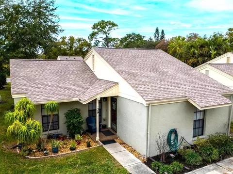 29 Windrush Bay Dr, Tarpon Springs, FL 34689