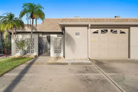 577 Boca Ciega Point Blvd N, Saint Petersburg, FL 33708