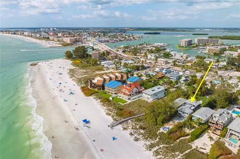12478 1st St W, Treasure Island, FL 33706