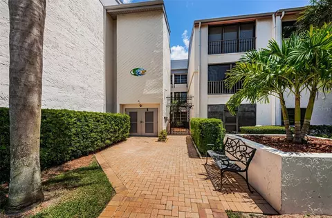1001 Tartan Dr #106, Palm Harbor, FL 34684