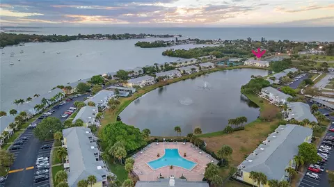 265 Seahorse Dr SE #B, Saint Petersburg, FL 33705