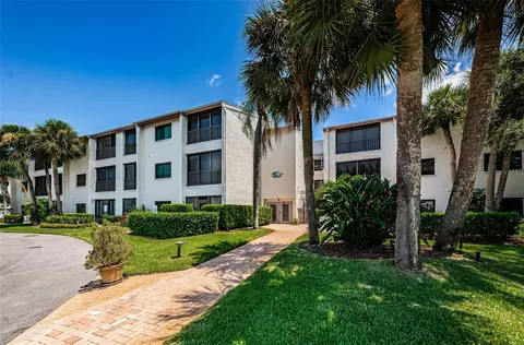 1001 Tartan Dr #206, Palm Harbor, FL 34684