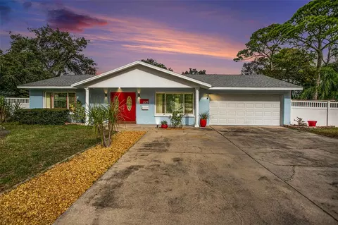 225 81st Ave NE, Saint Petersburg, FL 33702