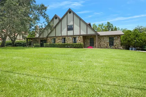 9555 Dantel Dr, New Port Richey, FL 34654