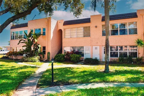 212 Aspen Cir #212, Seminole, FL 33777