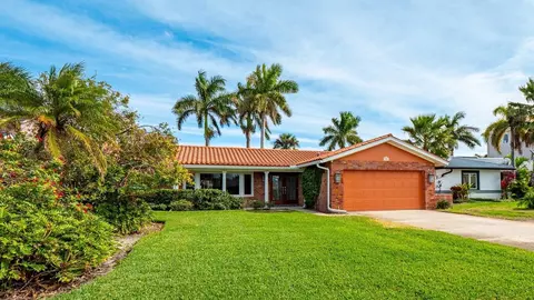1324 80th St S, Saint Petersburg, FL 33707