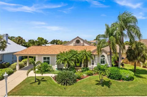 4407 Shark Dr, Bradenton, FL 34208