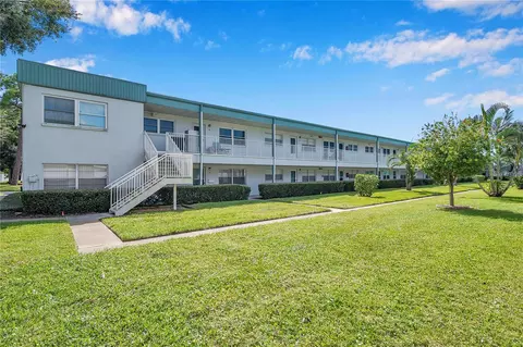 5267 81st St N #4, Saint Petersburg, FL 33709