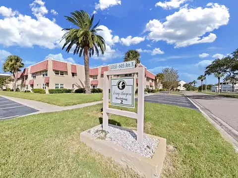 10033 64th Ave N #18, Saint Petersburg, FL 33708
