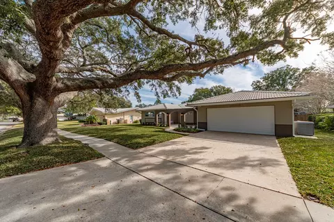 2265 Grovewood Rd, Clearwater, FL 33764