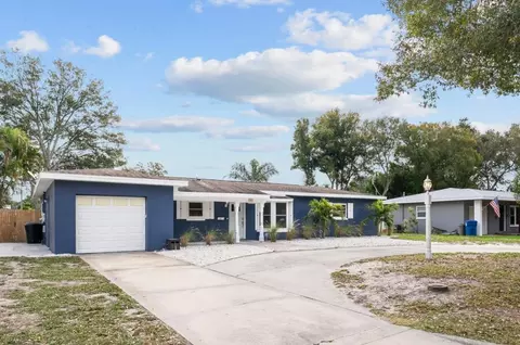 1921 Country Club Rd N, Saint Petersburg, FL 33710