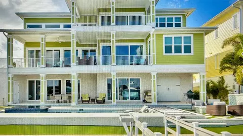 400 Palm Is NE, Clearwater Beach, FL 33767