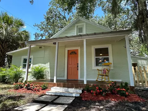 1942 Pioneer Trl, New Smyrna Beach, FL 32168