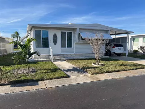 13225 101st St #428, Largo, FL 33773