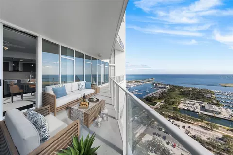 175 1st St S #2707, Saint Petersburg, FL 33701