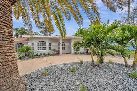 725 Pruitt Dr, Madeira Beach, FL 33708