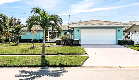 14968 Imperial Point Dr N, Largo, FL 33774