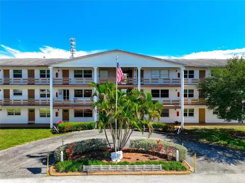 6015 19th St N #308, Saint Petersburg, FL 33714