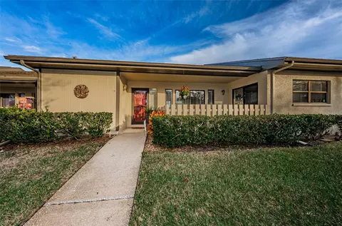 70 Lesley Ln, Oldsmar, FL 34677